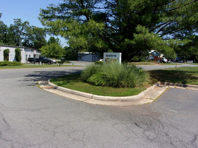 More Photos Of 8197 Euclid Ct, Manassas Park Warehouse For Lease