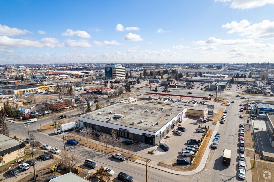 More Photos Of 560 69th Ave SW, Calgary Freestanding For Lease