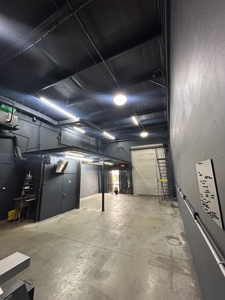 More Photos Of 17030 Alico Commerce Ct, Fort Myers Warehouse For Sale