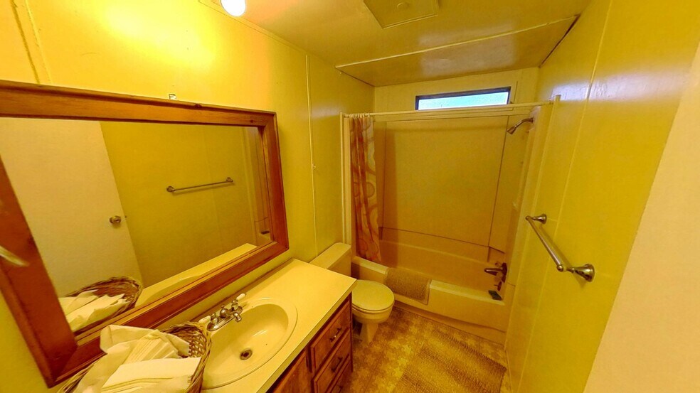 More Photos Of 295534 US Highway 101, Quilcene Flex For Sale