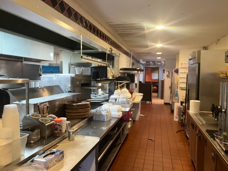 More Photos Of 637 NW 32nd St, Newcastle Restaurant For Sale