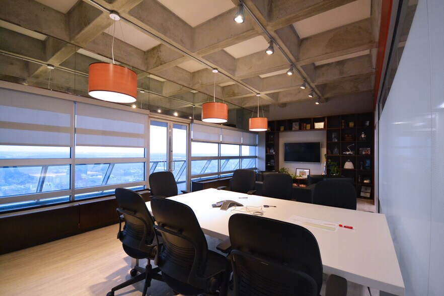 More Photos Of 110 E Wayne St, Fort Wayne Office For Lease