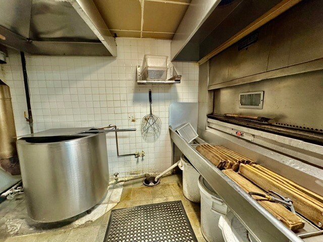 More Photos Of 410 Lake Ave, Saint James Freestanding For Sale