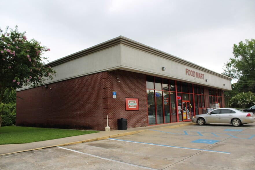 More Photos Of 2999 Jefferson St, Marianna Service Station For Lease