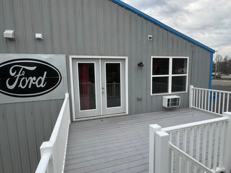 More Photos Of 2229 Bradford Hicks Dr, Livingston Auto Dealership For Sale
