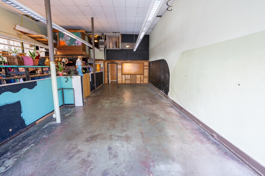 More Photos Of 302-304 4th Ave E, Olympia Storefront For Sale