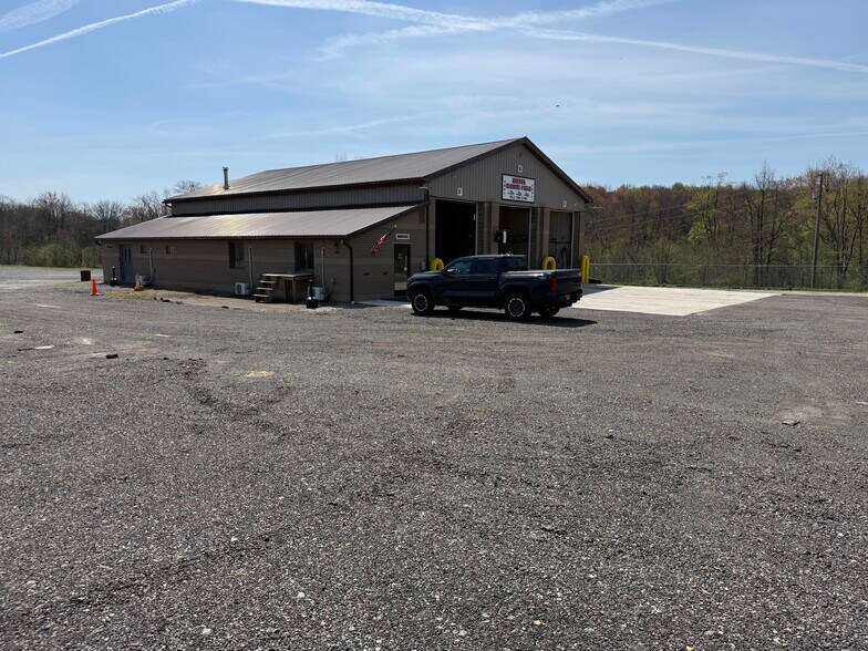 More Photos Of 4881 Pittsburgh Rd, Harrisville Light Distribution For Sale