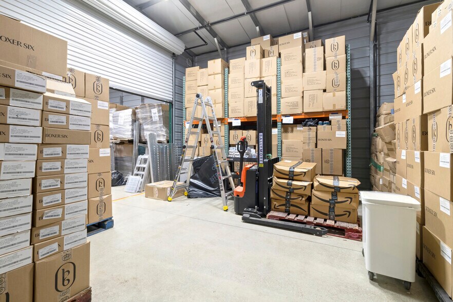 More Photos Of 991 Industrial Way, King City Warehouse For Lease