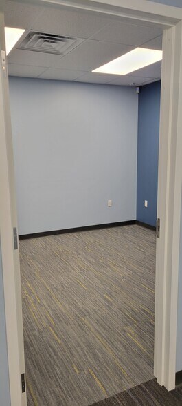 More Photos Of 120 Lambert Lind Hwy, Warwick Storefront Retail Office For Lease