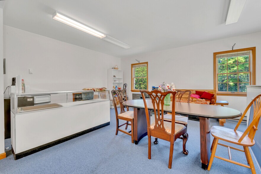 More Photos Of 77 Hancock Rd, Peterborough Flex For Sale