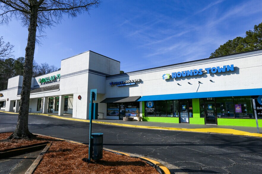 More Photos Of 8610 Roswell Rd, Atlanta Unknown For Lease