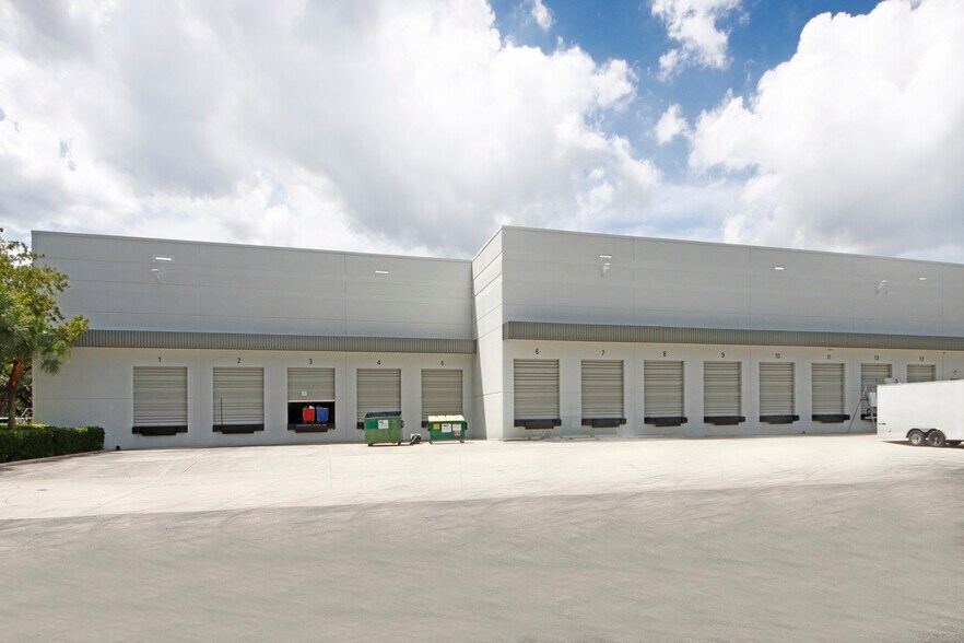 More Photos Of 3201-3249 SW 42nd St, Fort Lauderdale Warehouse For Lease