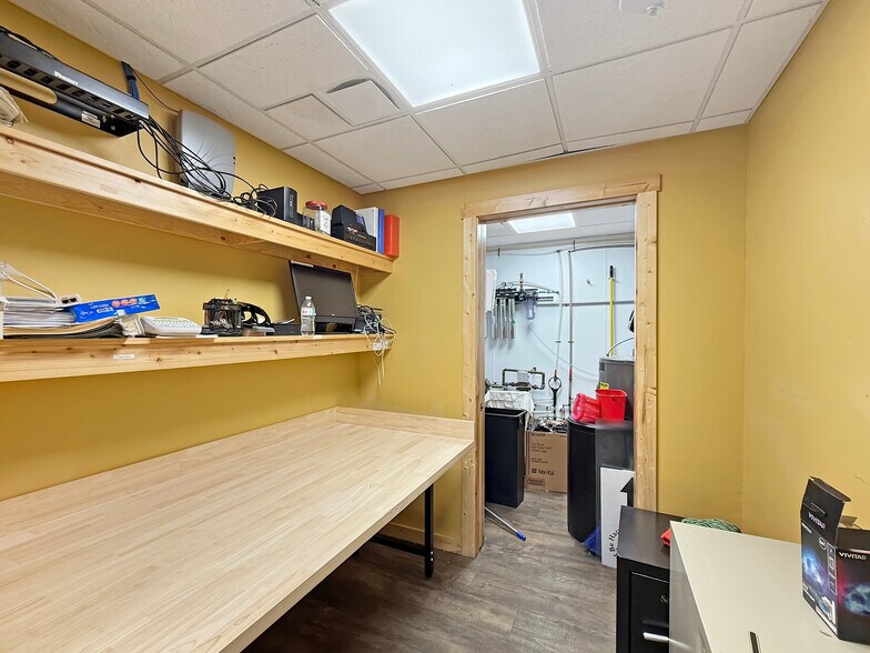 More Photos Of 910 E 2nd Ave, Indianola Restaurant For Sale