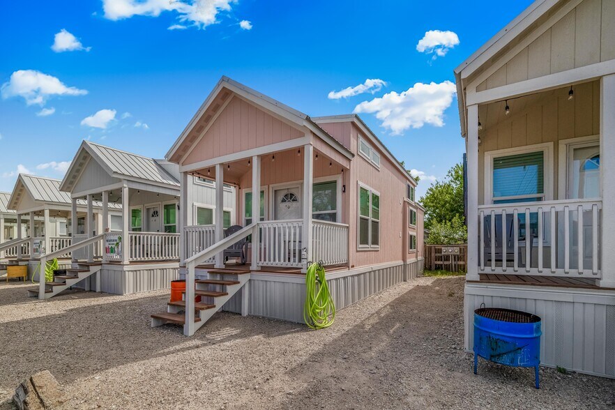 More Photos Of 702 8th St, Port Lavaca Manufactured Housing Mobile Home Park For Sale