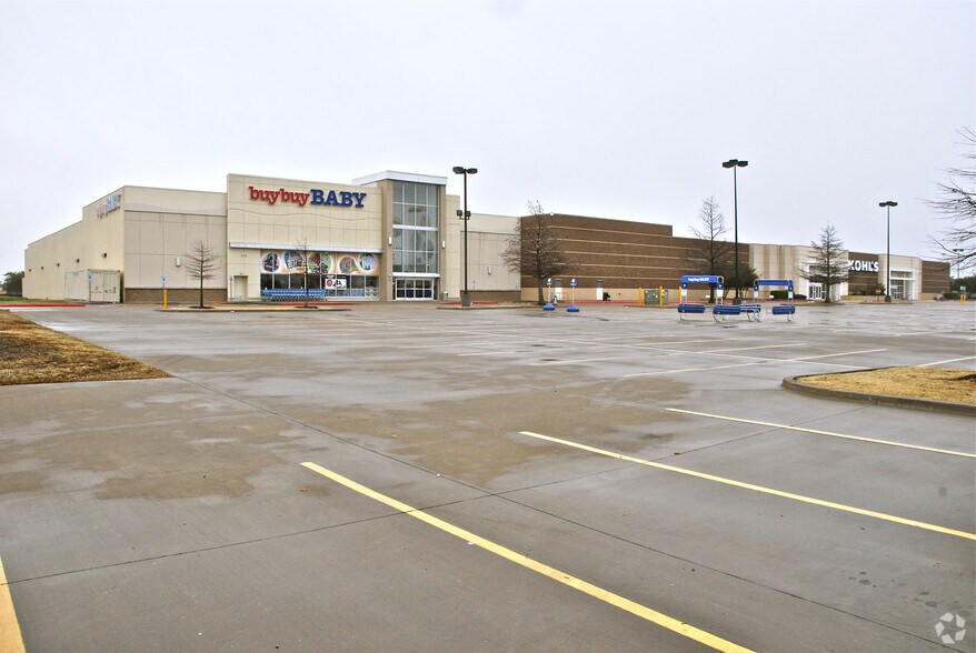 More Photos Of 2712 N Central Expy, Plano Freestanding For Lease