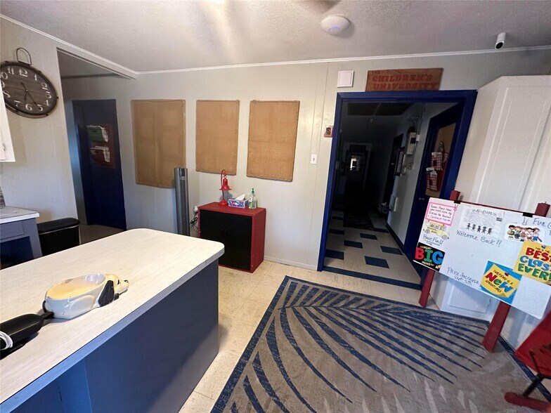 More Photos Of 1407 Blackburn Dr, Pasadena Office For Sale