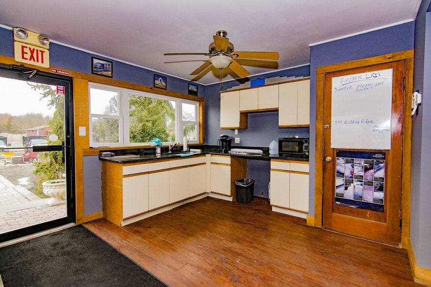 More Photos Of 34 Bennetts Mills Rd, Jackson Flex For Lease