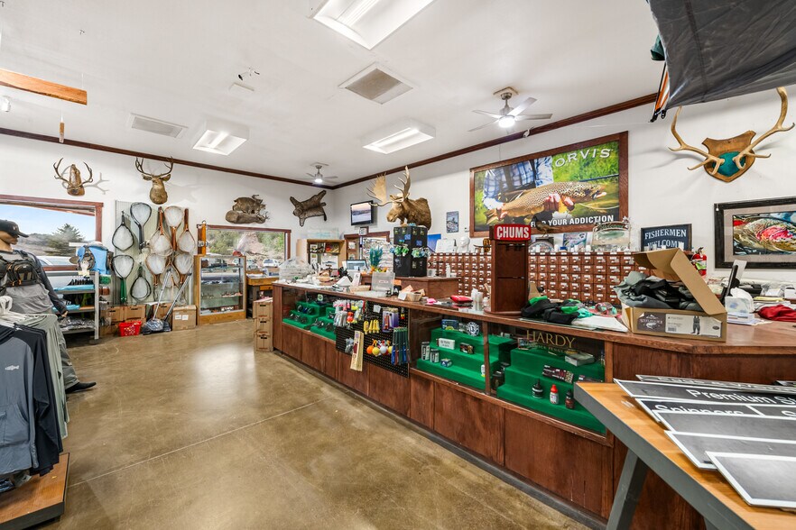 More Photos Of 1050 South Blvd, Dutch John Hotel For Sale