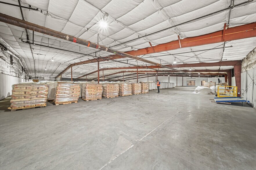 More Photos Of 416 W Fifth St, Calexico Warehouse For Lease