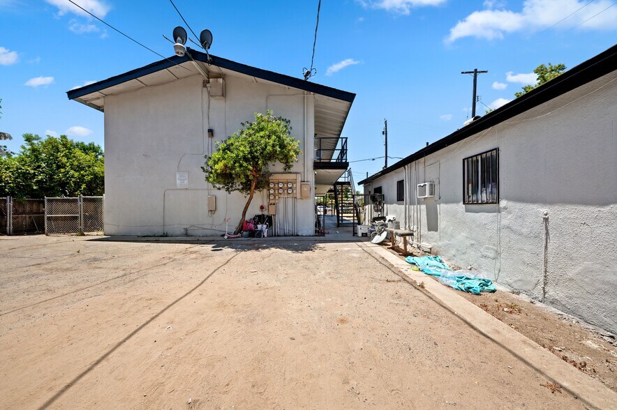 More Photos Of 3940 E Burns Ave, Fresno Apartments For Sale