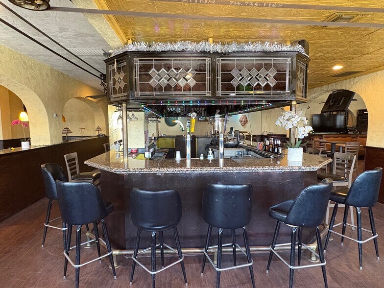 More Photos Of 301-317 W Foothill Blvd, Monrovia Storefront For Sale