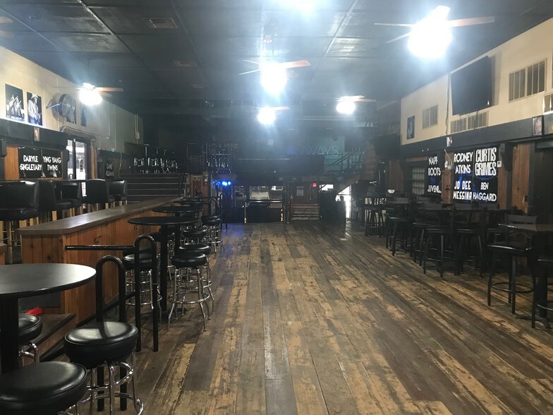 More Photos Of 262 West Jahn St, New Braunfels Restaurant For Lease
