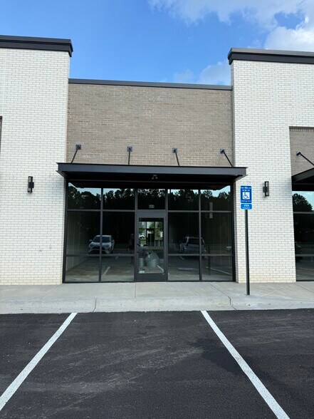 More Photos Of 205 Blue Ridge Pkwy, Dawsonville Storefront For Lease
