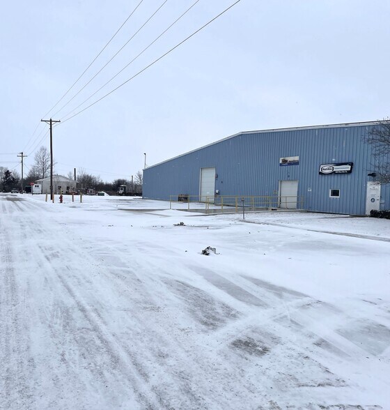 More Photos Of 400 W Elm St, North Baltimore Warehouse For Lease