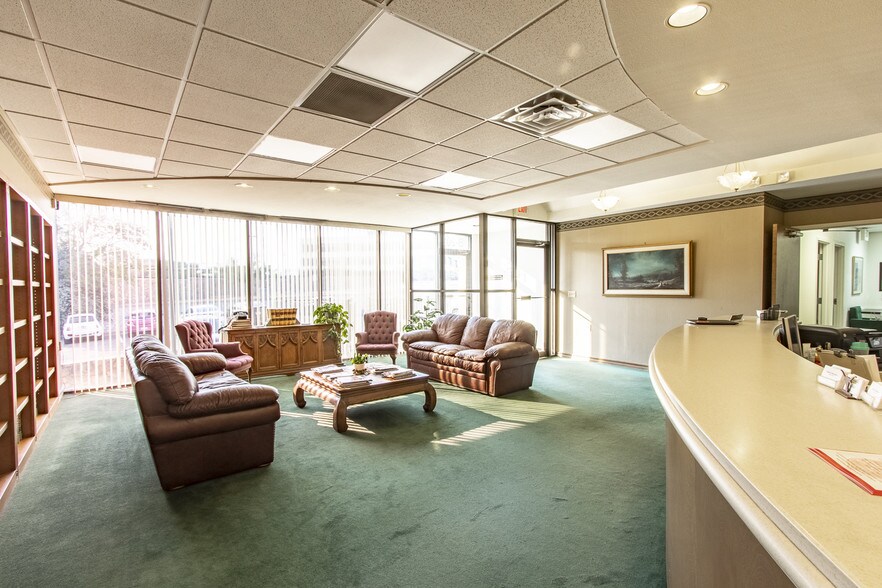 More Photos Of 4171 N Mesa St, El Paso Office For Sale