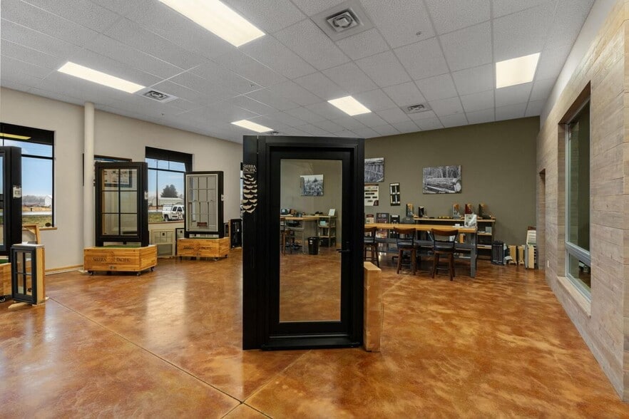 More Photos Of 81211 Gallatin Rd, Bozeman General Retail For Sale