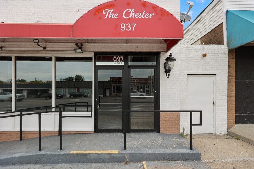 More Photos Of 937 Winchester Rd, Lexington Storefront For Lease