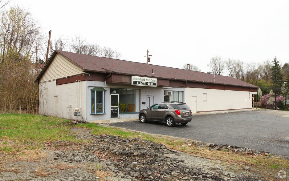Primary Photo Of 100-108 Mclay Dr, Elizabeth Freestanding For Lease