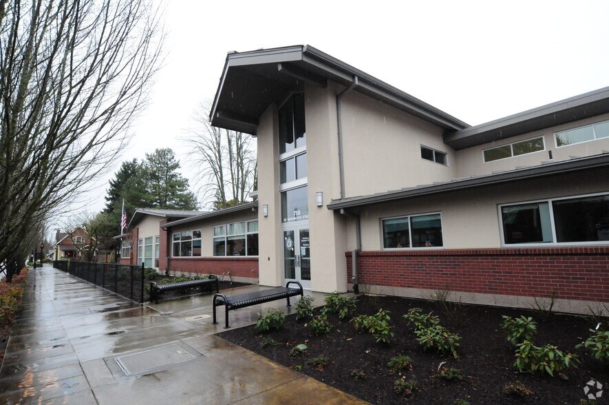 Primary Photo Of 759 SE Washington St, Hillsboro Schools For Sale