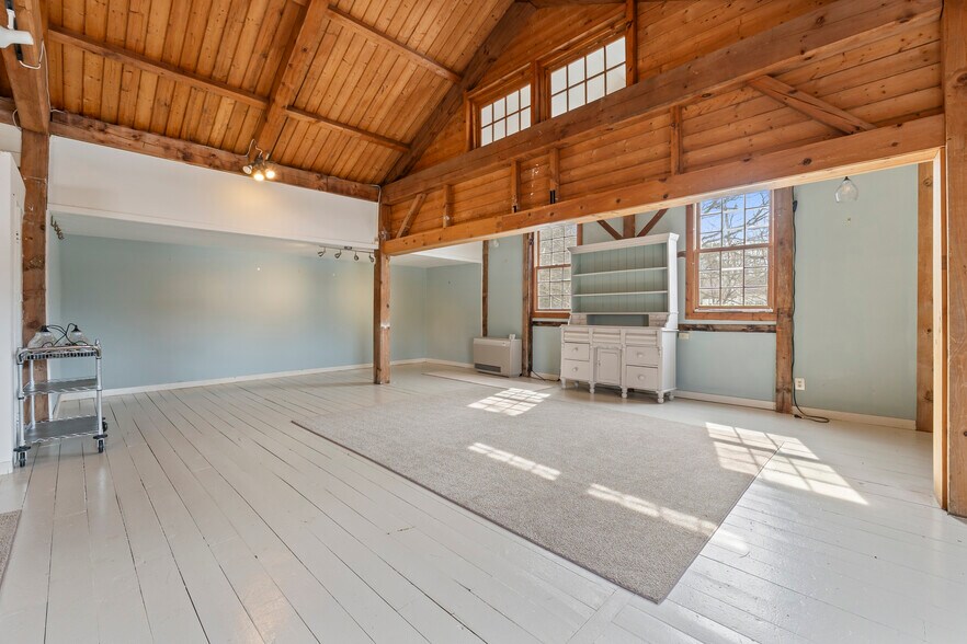 More Photos Of 2049 Post Rd, Wells Storefront Retail Office For Lease