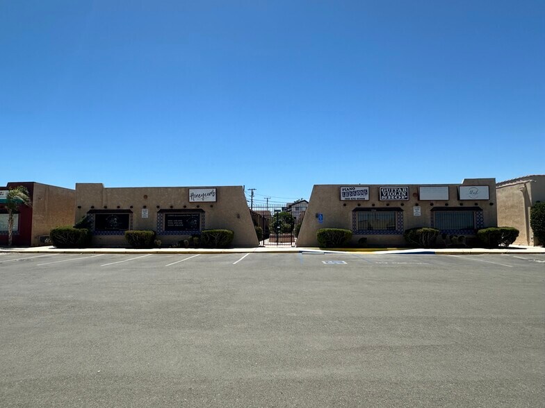 Primary Photo Of 12064 Jacaranda Ave, Hesperia Office For Lease