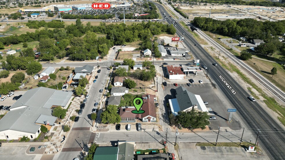 More Photos Of 105 Willis St, Leander Restaurant For Lease