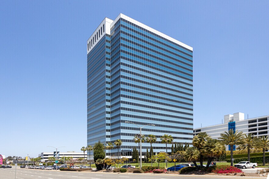 More Photos Of 222 N Pacific Coast Hwy, El Segundo Office For Lease