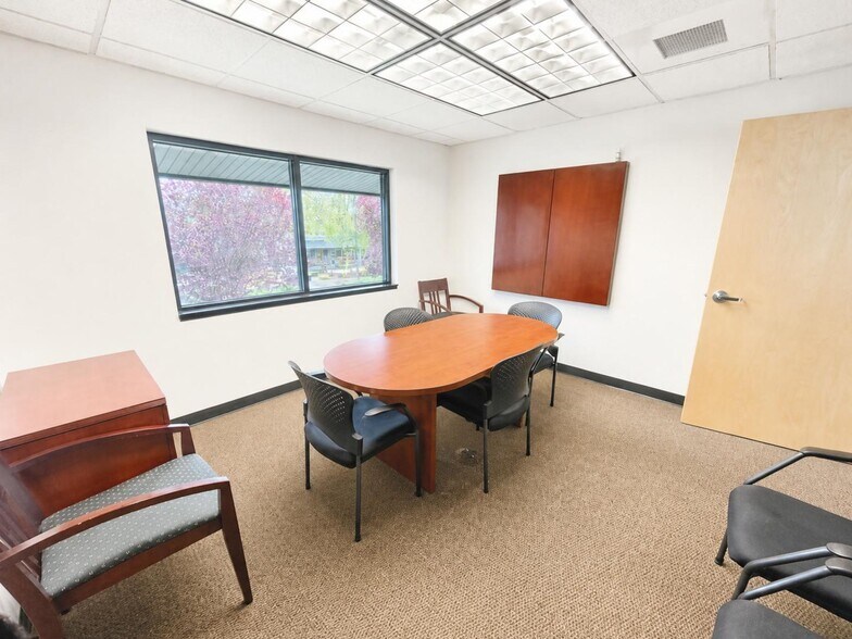 More Photos Of 1665 Liberty St SE, Salem Office For Lease
