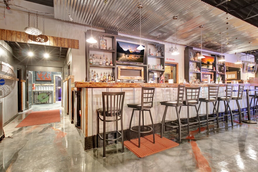 More Photos Of 7716 N Main St, Jonesboro Freestanding For Sale