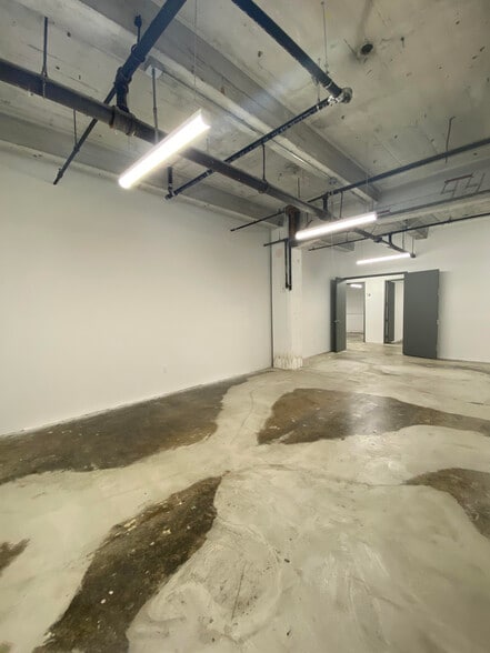More Photos Of 901 E 31st St, Los Angeles Manufacturing For Lease