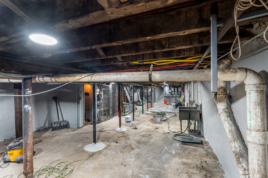 More Photos Of 646 Newark Ave, Jersey City Storefront Retail Residential For Lease