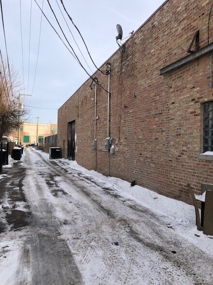 More Photos Of 4718-4722 W Harrison St, Chicago Warehouse For Sale