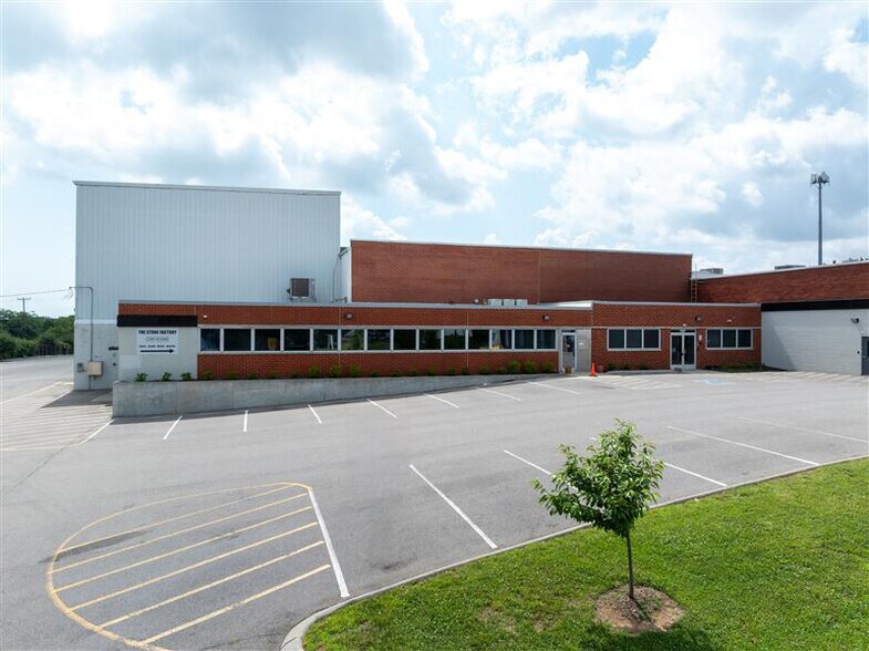 More Photos Of 707 Spence Ln, Nashville Manufacturing For Lease