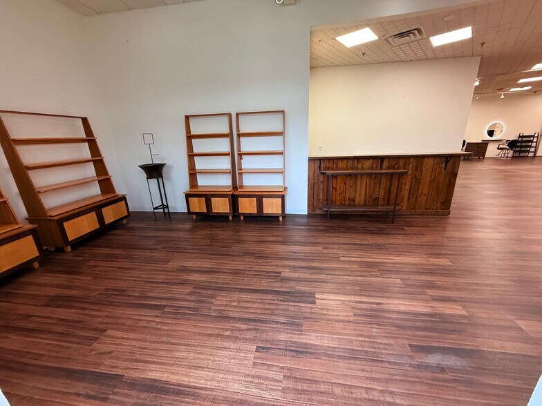 More Photos Of 451-465 Canyon del Rey Blvd, Del Rey Oaks Unknown For Lease