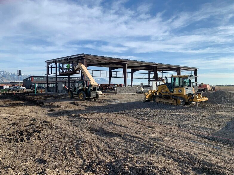 More Photos Of 9471 N 5400 W, Elwood Warehouse For Lease