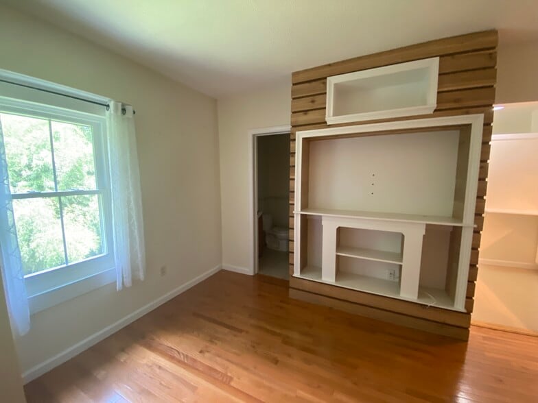 More Photos Of 51 Pearl St, Guilford Apartments For Sale