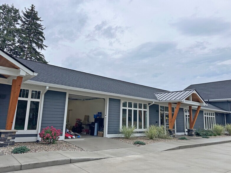 More Photos Of 6134 Northland NE dr, Belmont Office For Sale