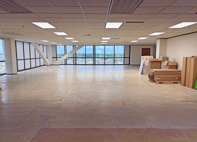 More Photos Of 901 E St. Louis St, Springfield Office For Lease