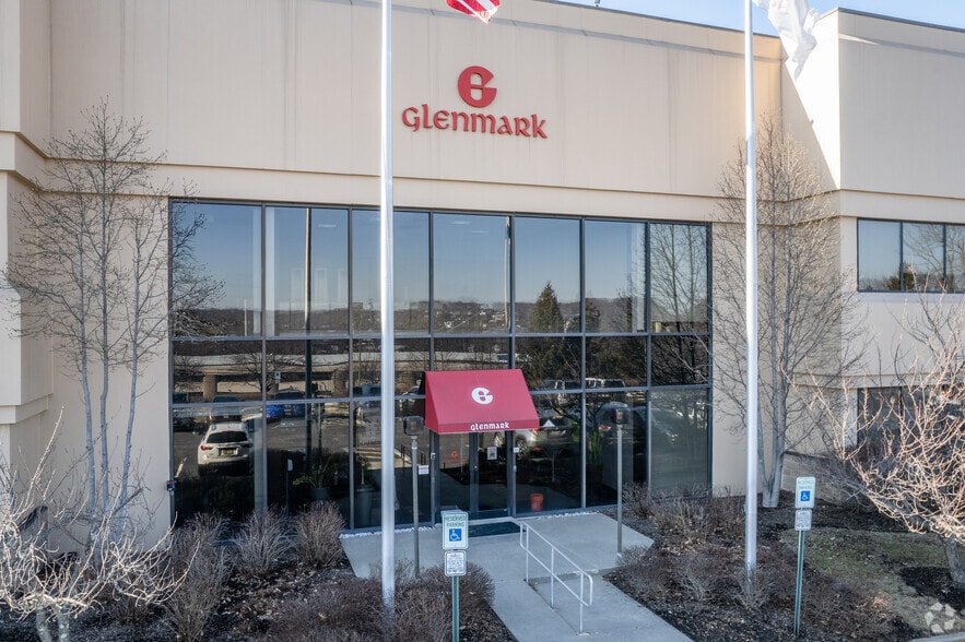 More Photos Of 750 Corporate Dr, Mahwah Manufacturing For Lease