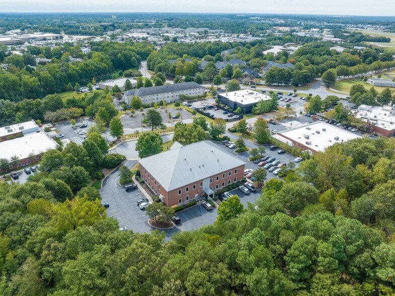 More Photos Of 47 Airpark Ct, Greenville Office For Lease
